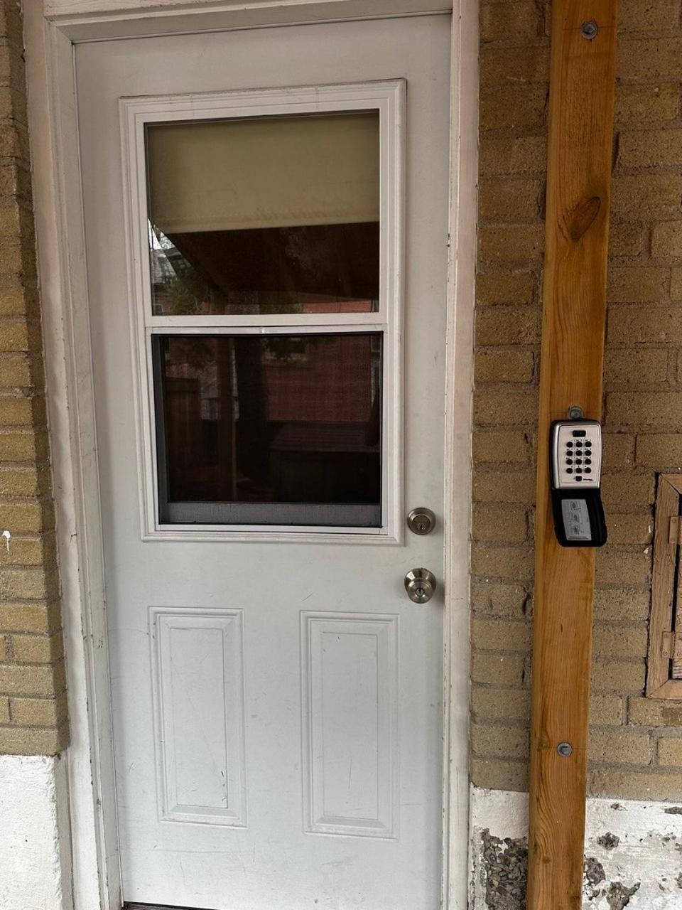 Two Bedroom Apartment Basement Richmond Hill Exterior photo